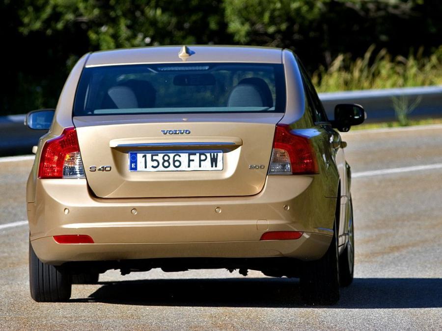  Volvo S40 2 0D 2007 года  (фото 3 из 5)